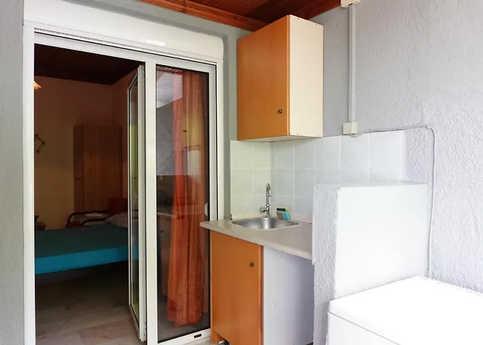 Camping Mitikas And