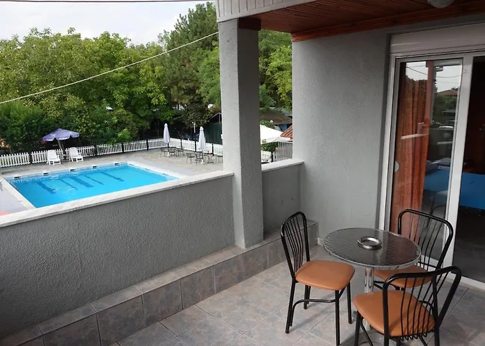 Camping Mitikas And
