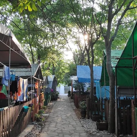 Camping Mitikas And