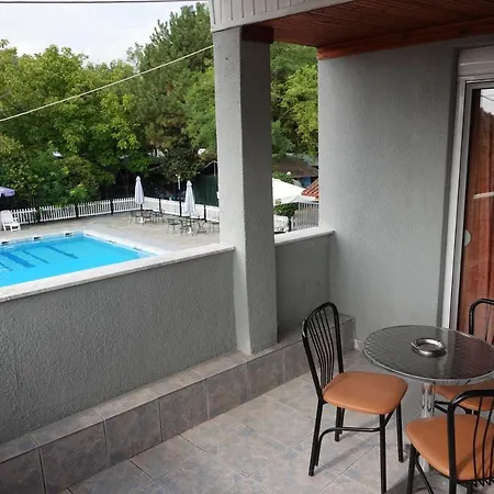 Camping Mitikas And